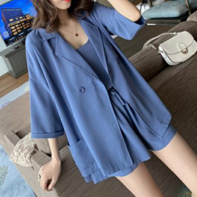 купить Костюм тройка