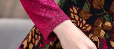 фото 5 Платье с орнаментом и длинными рукавами