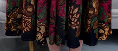 фото 6 Платье с орнаментом и длинными рукавами